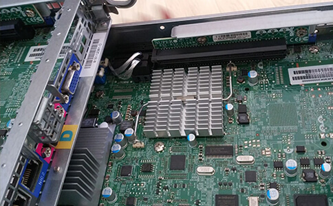 為什么服務器總是開著？電腦可以當服務器嗎？